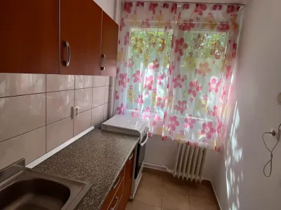 inchiriere garsoniera Sector 4 București bucatarie luminoasa